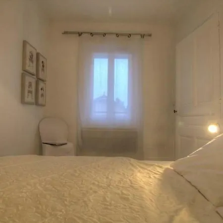 Les Cigognes Apartment